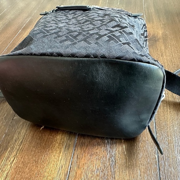 Tommy Hilfiger backpack - Picture 3 of 13